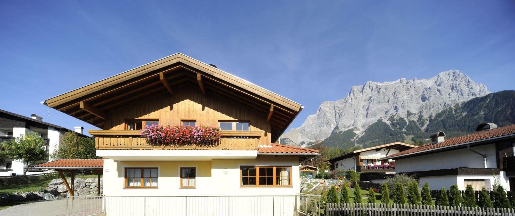 Haus Sieben Zwerge Apartment Ehrwald Exterior photo